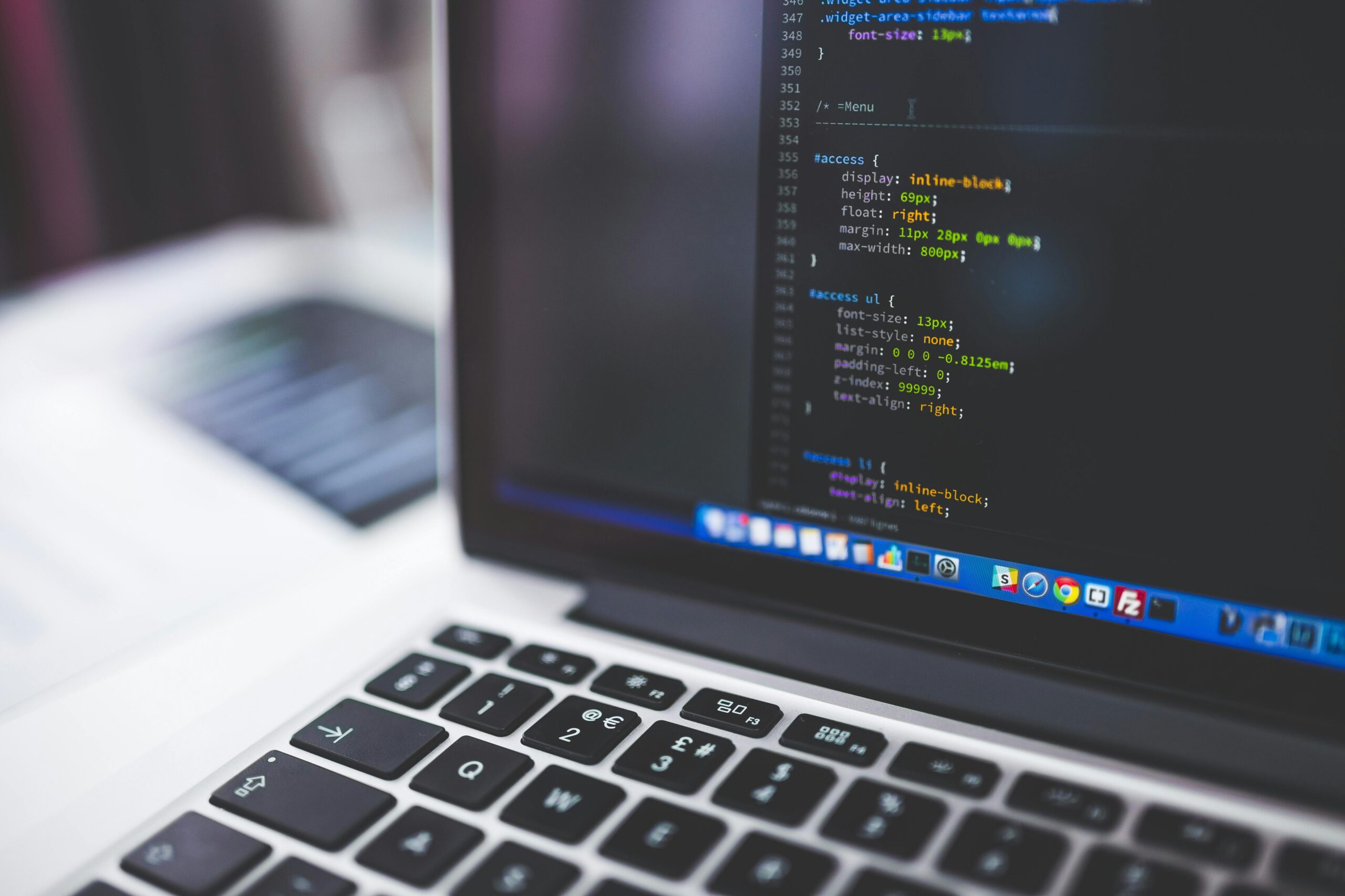 The Small Business Advantage: Choosing a Freelance Web Developer Over an Agency